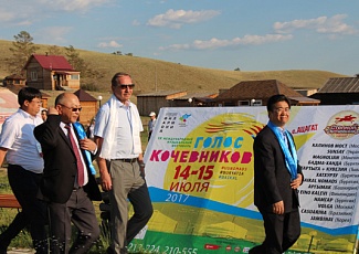 Степной кочевник в Ацагате встретил гостей из Китая, Монголии и Росии в рамках визита руководителей туризма